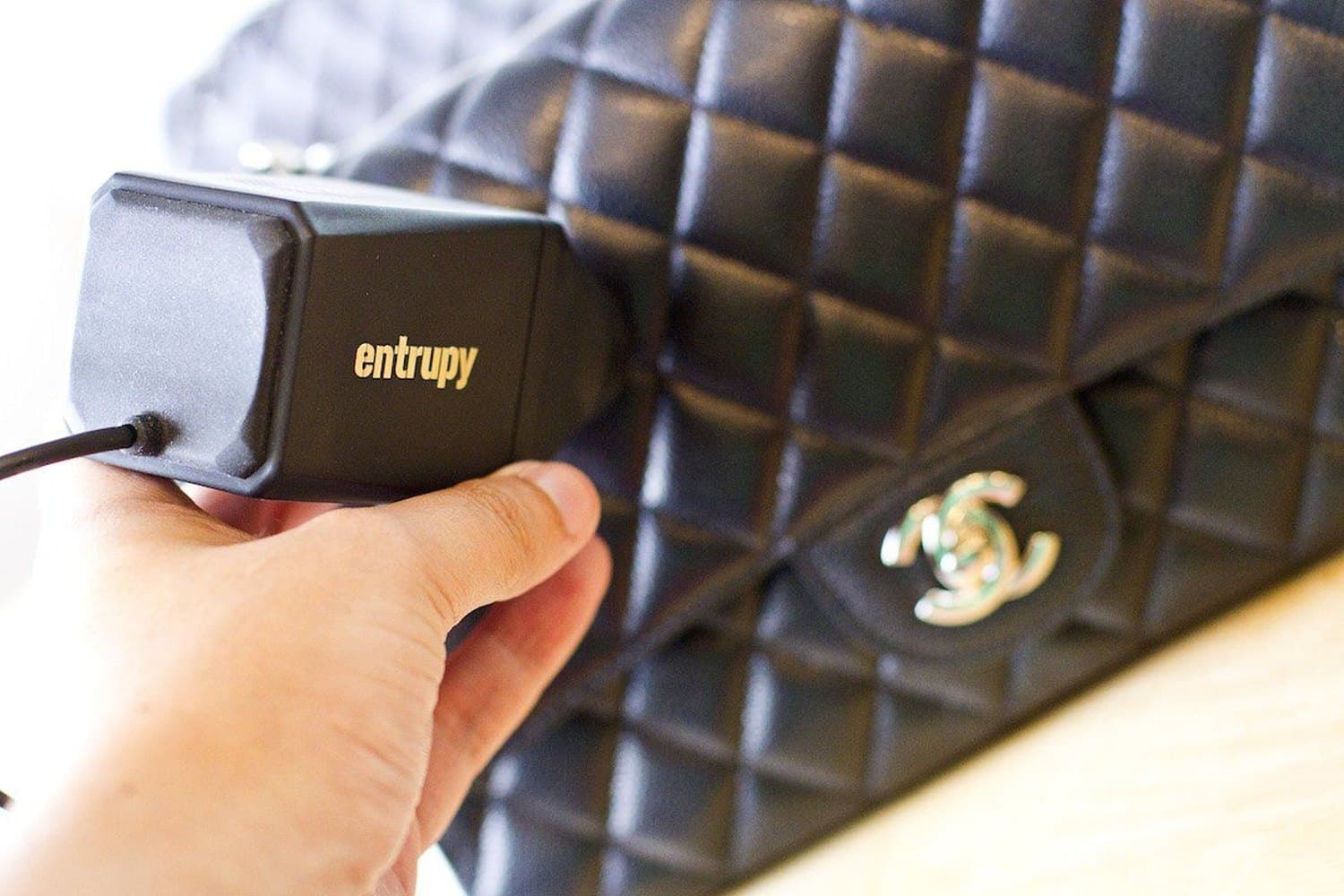 Проверка Chanel прибором Entrupy